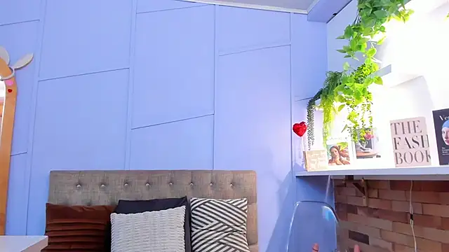 Snapshot of nathalie_rossel chatting on 10.29.25 nathalie rossel online show from 10.29.25