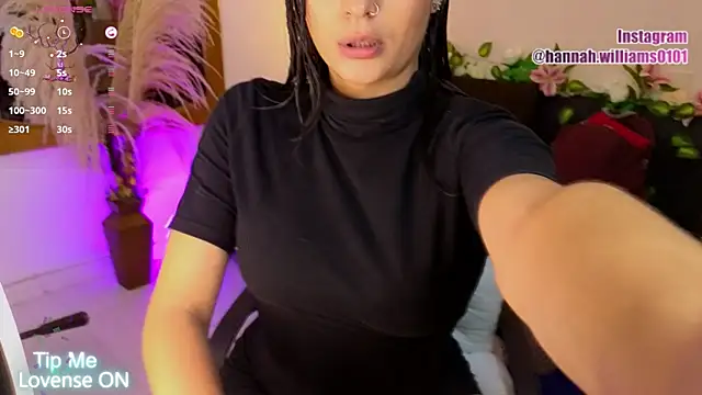 Hannah williams1 online show from 11.19.25