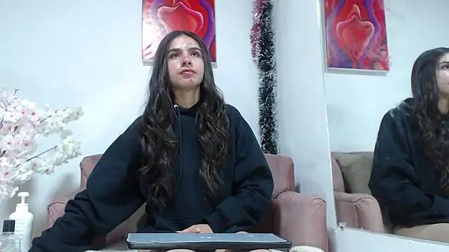 dafne queenn online show from 01.13.25