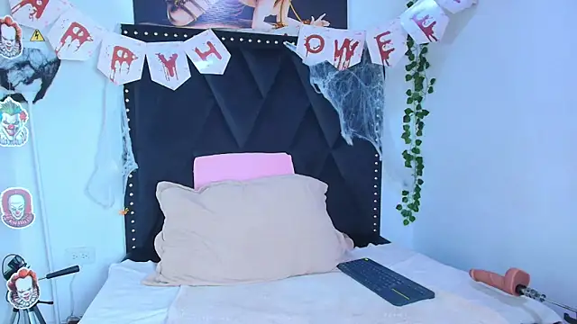 dafne queenn online show from 11.04.25