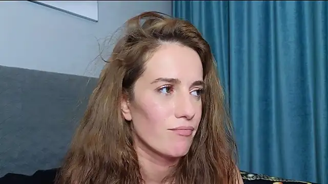 Snapshot of ElizaaXO chatting on 12.25.24 ElizaaXO online show from 12.25.24
