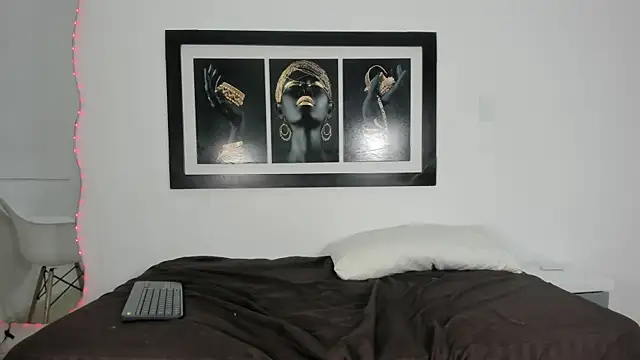 zoee lovv online show from 09.18.25