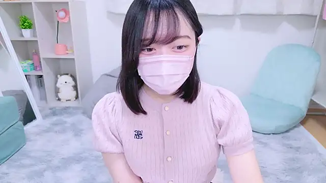 Snapshot of Yurie_ chatting on 12.04.24 Yurie  online show from 12.04.24