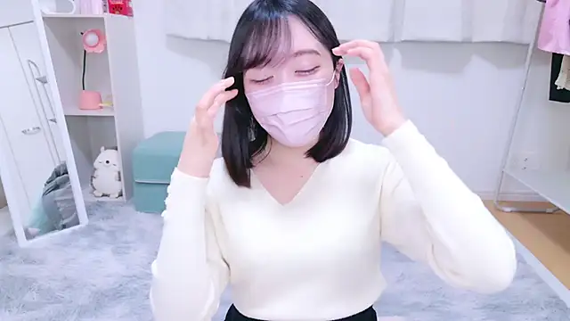 Snapshot of Yurie_ chatting on 12.07.24 Yurie  online show from 12.07.24