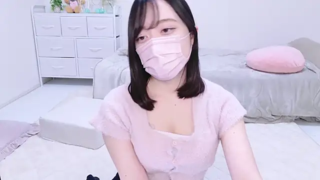 Snapshot of Yurie_ chatting on 02.08.25 Yurie  online show from 02.08.25