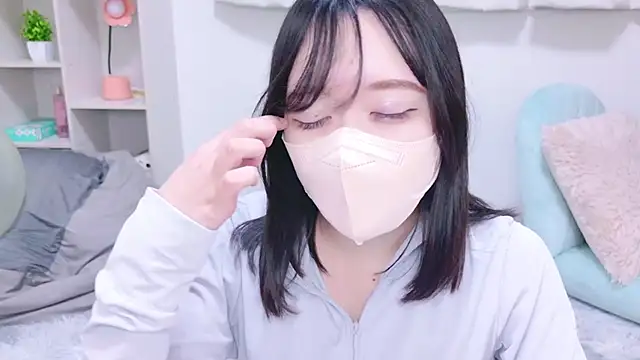 Snapshot of Yurie_ chatting on 02.12.25 Yurie  online show from 02.12.25