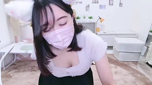 Snapshot of Yurie_ chatting on 02.22.25 Yurie  online show from 02.22.25