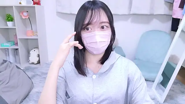 Snapshot of Yurie_ chatting on 03.07.25 Yurie  online show from 03.07.25