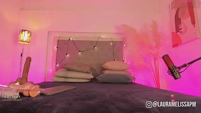 Katte Hood11 online show from 10.15.25