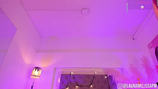 Katte Hood11 online show from 10.31.25