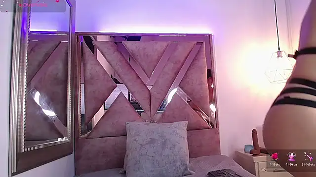 Snapshot of Naomi_Brown1_ chatting on 11.07.25 Naomi Brown1 online show from 11.07.25