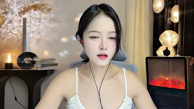 xiaodaibabyy online show from 02.22.25