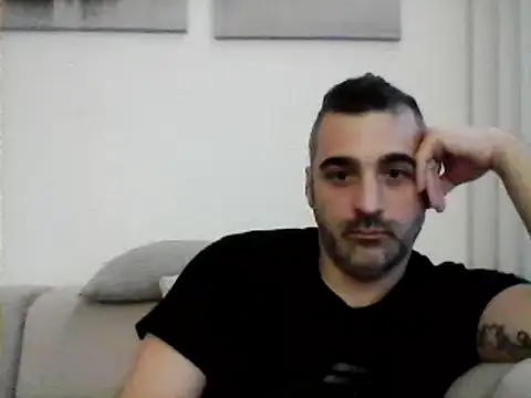 Snapshot of Assodispade3 chatting on 12.20.24 Assodispade3 online show from 12.20.24