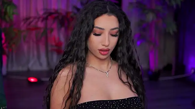 GinaValentinna online show from 09.18.25