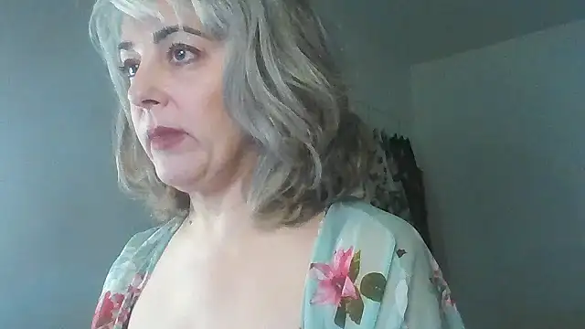 Snapshot of TheRealSeska chatting on 11.01.25 TheRealSeska online show from 11.01.25