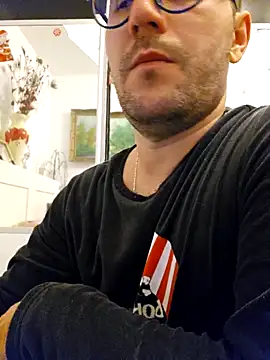 Snapshot of Ibag01 chatting on 10.03.25 Ibag01 online show from 10.03.25