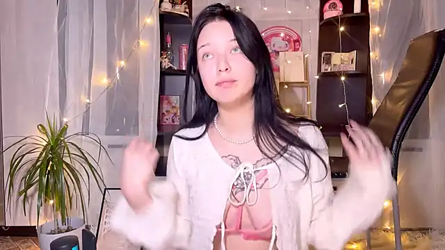 EmmaKittyCat online show from 11.21.25