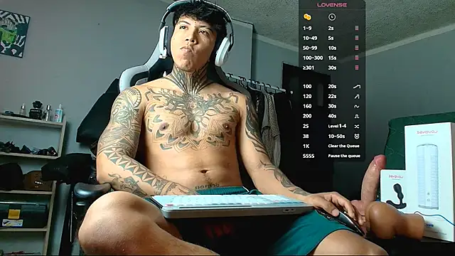 Snapshot of Nickhot0609 chatting on 09.24.25 Nickhot0609 online show from 09.24.25