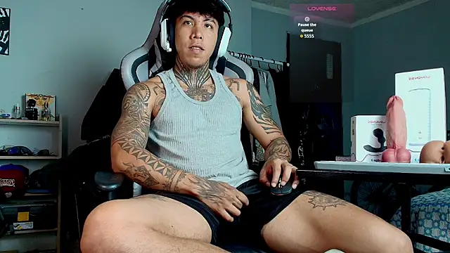 Snapshot of Nickhot0609 chatting on 10.07.25 Nickhot0609 online show from 10.07.25