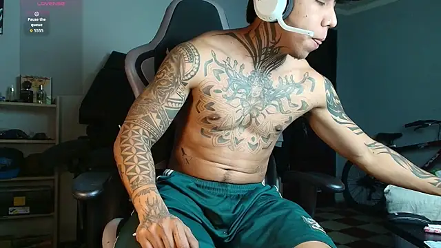 Snapshot of Nickhot0609 chatting on 10.10.25 Nickhot0609 online show from 10.10.25