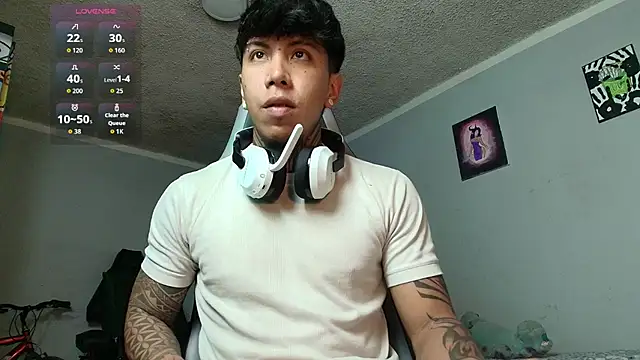 Snapshot of Nickhot0609 chatting on 10.16.25 Nickhot0609 online show from 10.16.25