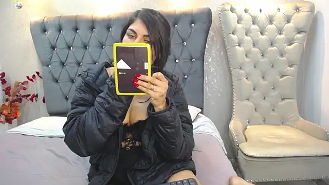 Melodi Roux online show from 01.05.25