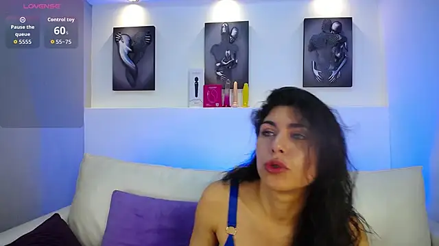 Melodi Roux online show from 09.17.25