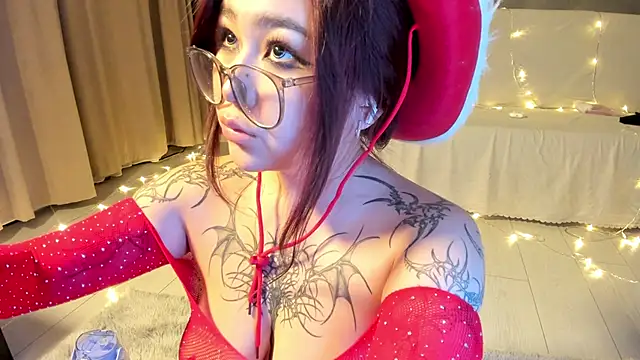 Yuriko May online show from 12.26.24