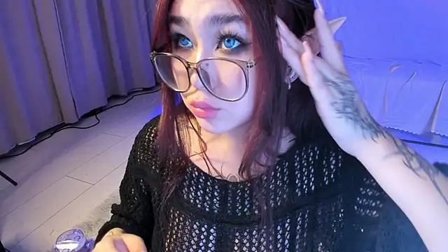 Yuriko May online show from 01.06.25