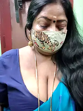 Snapshot of maniisha chatting on 12.07.24 maniisha online show from 12.07.24