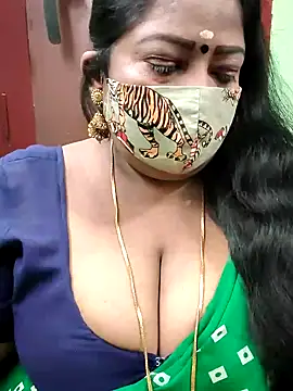 Snapshot of maniisha chatting on 12.08.24 maniisha online show from 12.08.24
