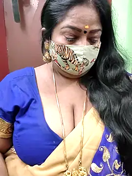 Snapshot of maniisha chatting on 12.08.24 maniisha online show from 12.08.24