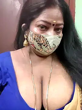 Snapshot of maniisha chatting on 12.30.24 maniisha online show from 12.30.24