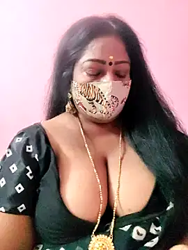 Snapshot of maniisha chatting on 01.07.25 maniisha online show from 01.07.25