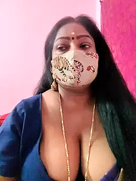 Snapshot of maniisha chatting on 01.08.25 maniisha online show from 01.08.25
