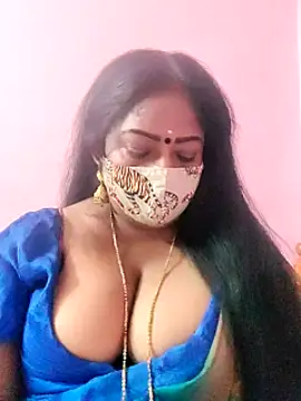 Snapshot of maniisha chatting on 02.10.25 maniisha online show from 02.10.25