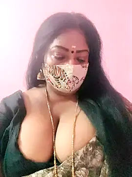Snapshot of maniisha chatting on 02.15.25 maniisha online show from 02.15.25