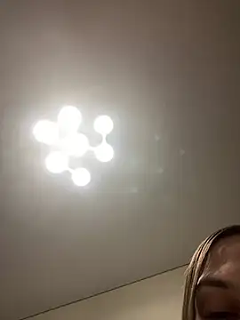 Snapshot of Janet_Welder chatting on 03.23.25 Janet Welder online show from 03.23.25