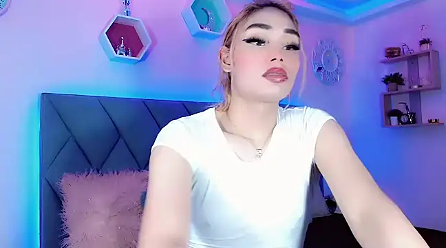 Hallyhott online show from 12.12.24