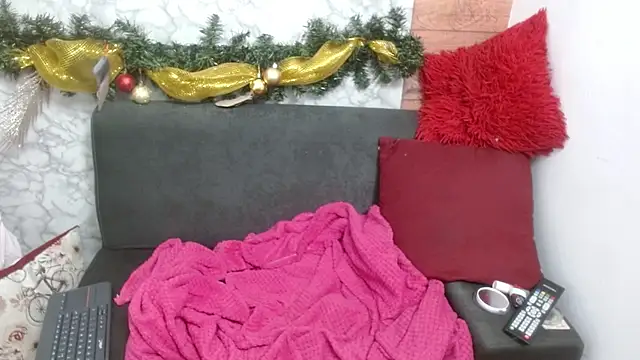 Snapshot of allysonn_fox chatting on 01.10.25 allysonn fox online show from 01.10.25