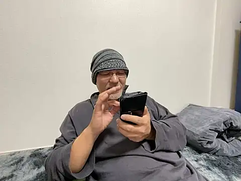 Snapshot of Grandpa29hijii chatting on 03.05.25 Grandpa29hijii online show from 03.05.25