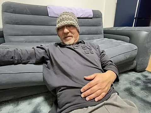 Snapshot of Grandpa29hijii chatting on 03.22.25 Grandpa29hijii online show from 03.22.25