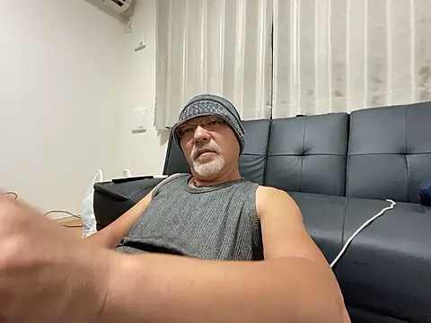 Snapshot of Grandpa29hijii chatting on 10.15.25 Grandpa29hijii online show from 10.15.25