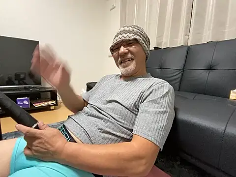 Snapshot of Grandpa29hijii chatting on 10.24.25 Grandpa29hijii online show from 10.24.25
