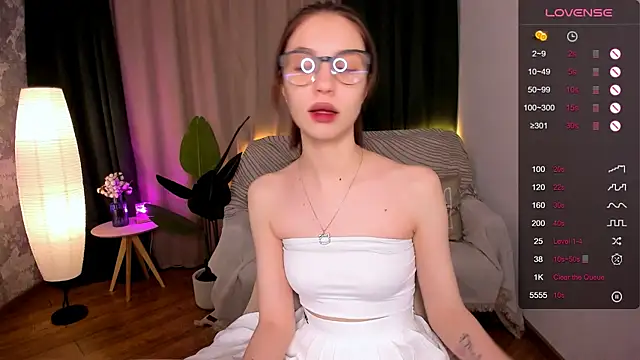 Snapshot of MilliBrown_ chatting on 01.29.25 MilliBrown  online show from 01.29.25