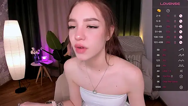 Snapshot of MilliBrown_ chatting on 02.11.25 MilliBrown  online show from 02.11.25