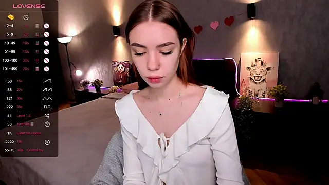 Snapshot of MilliBrown_ chatting on 09.12.25 MilliBrown  online show from 09.12.25