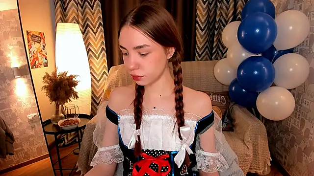 Snapshot of MilliBrown_ chatting on 09.20.25 MilliBrown  online show from 09.20.25