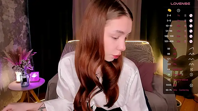 Snapshot of MilliBrown_ chatting on 10.17.25 MilliBrown  online show from 10.17.25