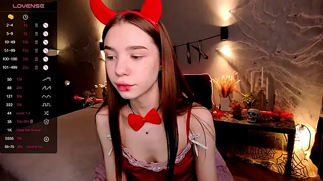 Snapshot of MilliBrown_ chatting on 10.24.25 MilliBrown  online show from 10.24.25